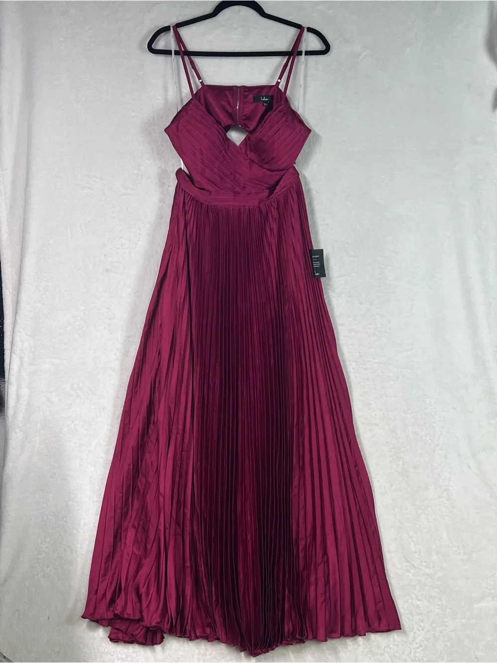 Lulus Got the Glam Plum Purple Burgundy Pleated Cutout Maxi Dress Size M NWT